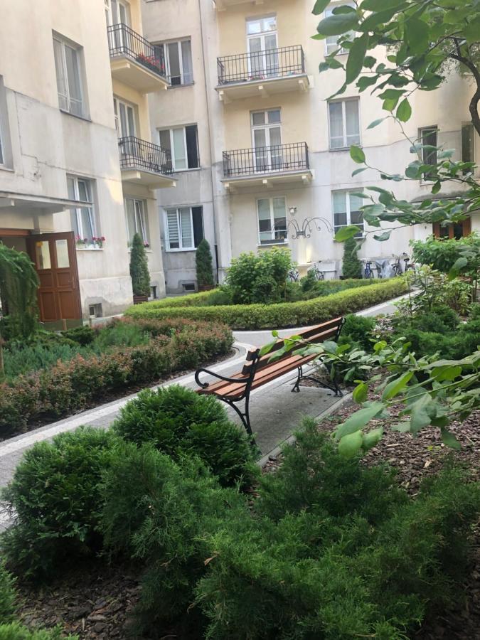 Studio Na Starej Ochocie Apartman Varsó Kültér fotó