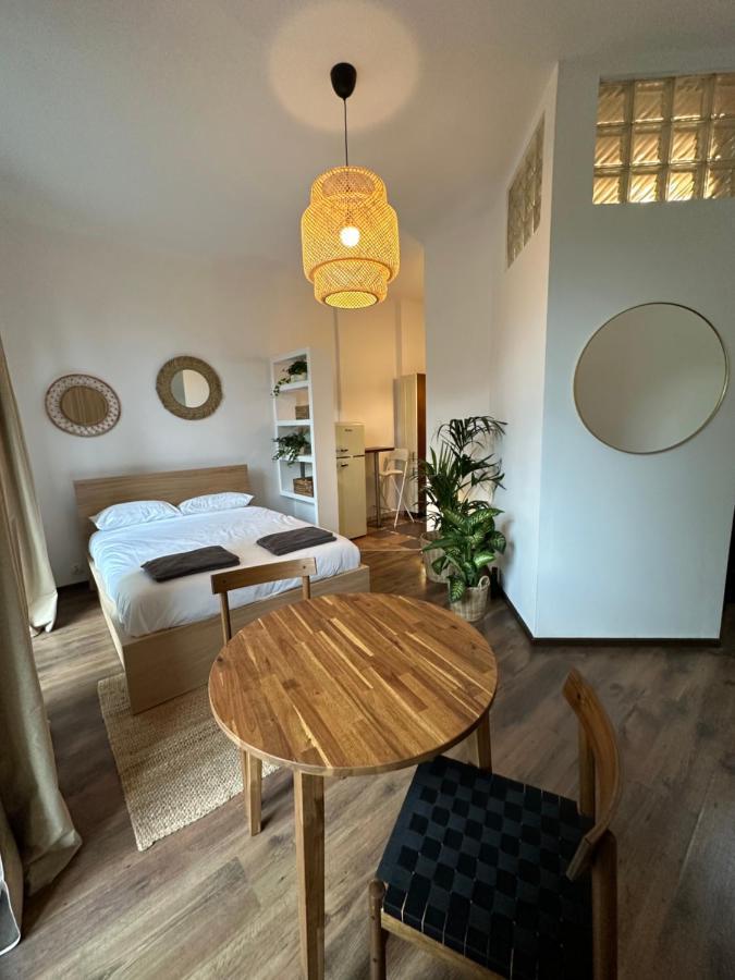 Studio Na Starej Ochocie Apartman Varsó Kültér fotó