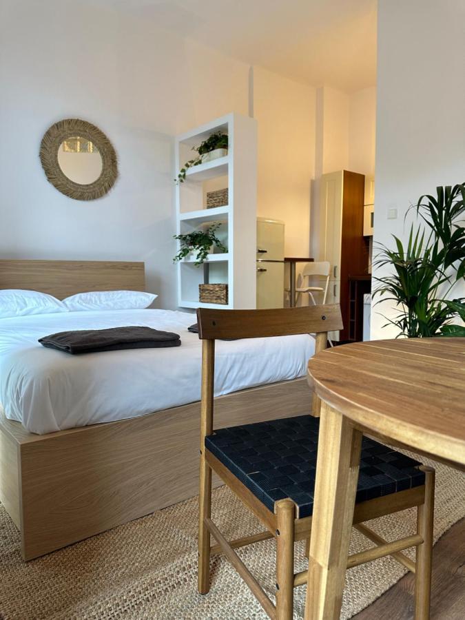 Studio Na Starej Ochocie Apartman Varsó Kültér fotó