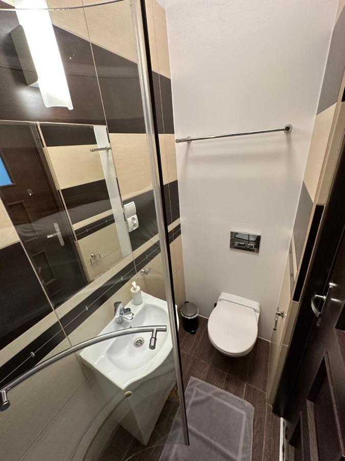Studio Na Starej Ochocie Apartman Varsó Kültér fotó